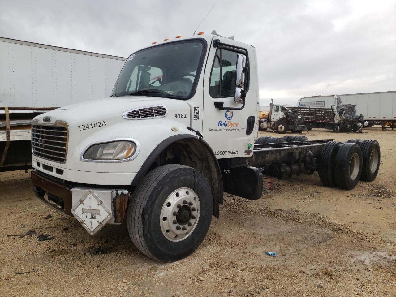 Image 2 of 2012 FREIGHTLINER M2 106 MEDIUM DUTY 2012 with VIN 1FVHCYBS8CHBS4182