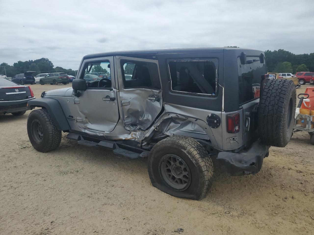 Obraz 2 z 2017 JEEP WRANGLER UNLIMITED SPORT 2017 z VIN 1C4BJWDGXHL629193