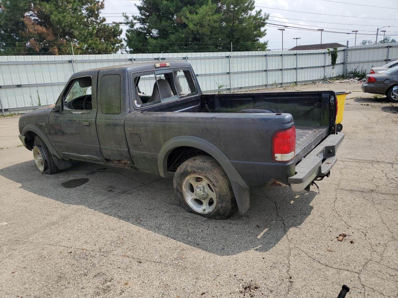 Изображение 2 2000 FORD RANGER SUPER CAB 2000 с VIN 1FTZR15X7YTB13396