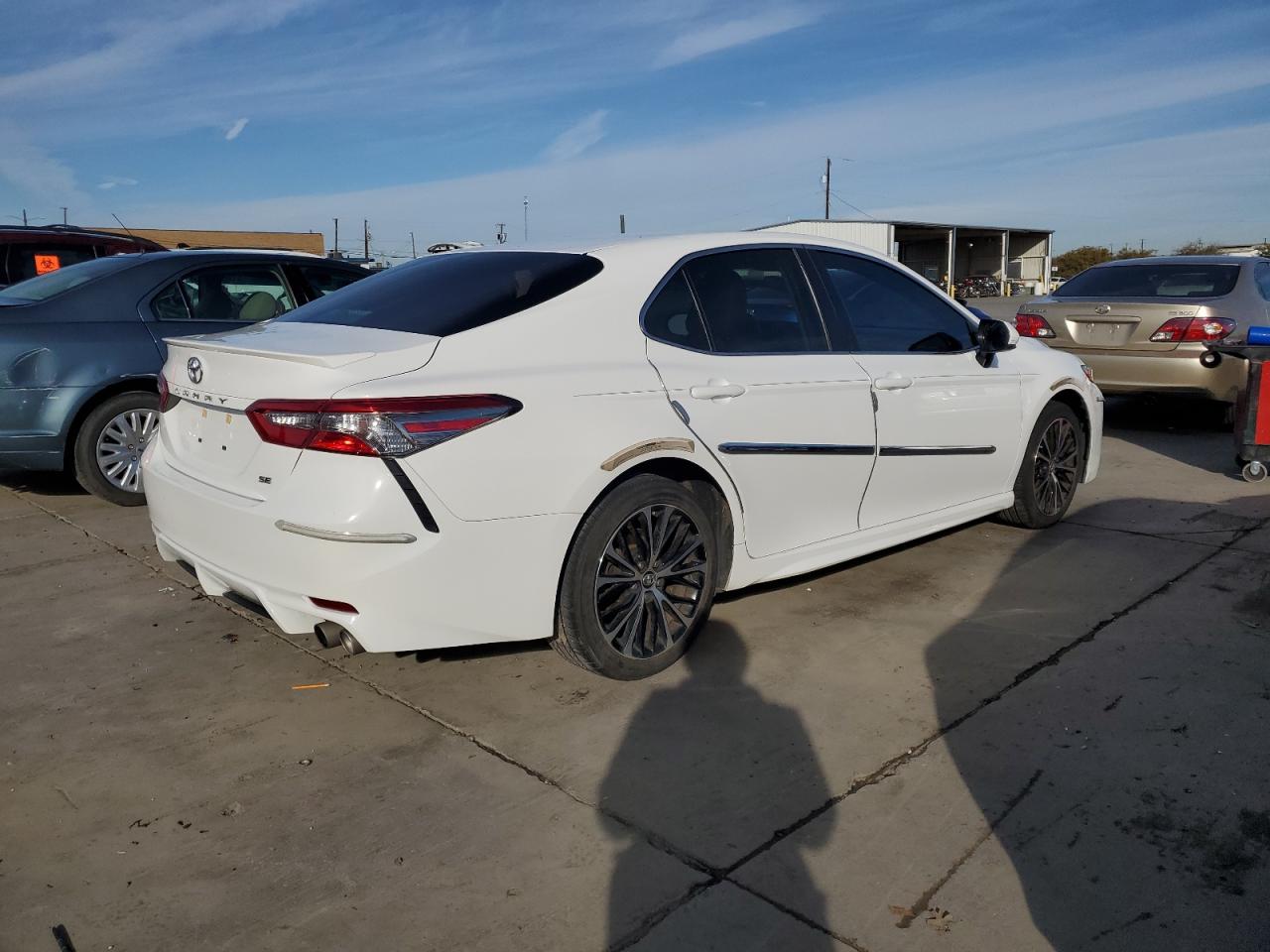 Изображение 3 2018 TOYOTA CAMRY L 2018 с VIN 4T1B11HK2JU056464