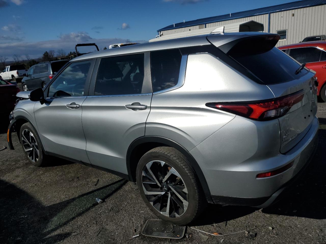 Изображение 2 2022 MITSUBISHI OUTLANDER ES 2022 с VIN JA4J4TA84NZ035796