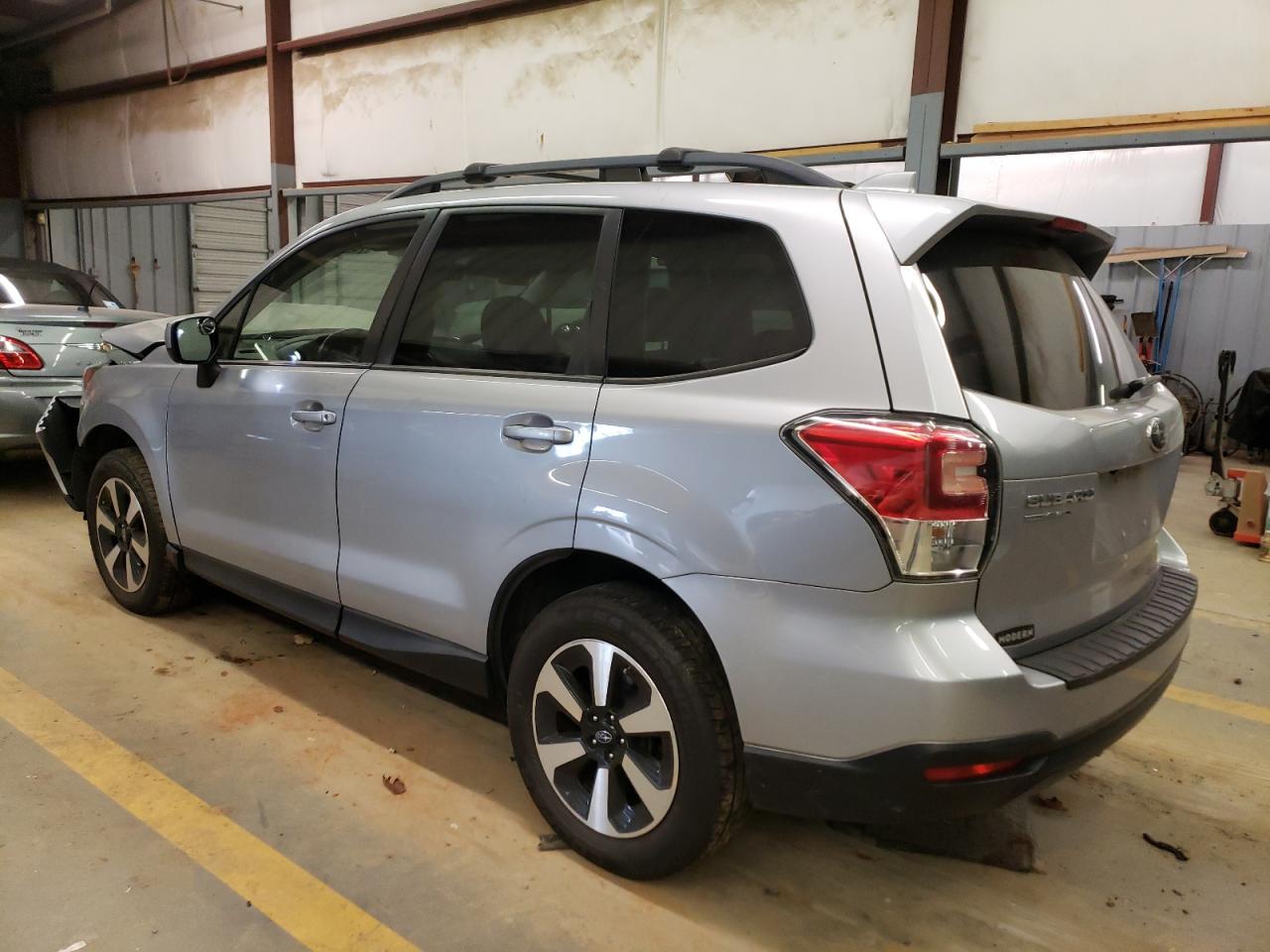 Image 2 of 2018 SUBARU FORESTER 2.5I PREMIUM 2018 with VIN JF2SJAEC1JH400538