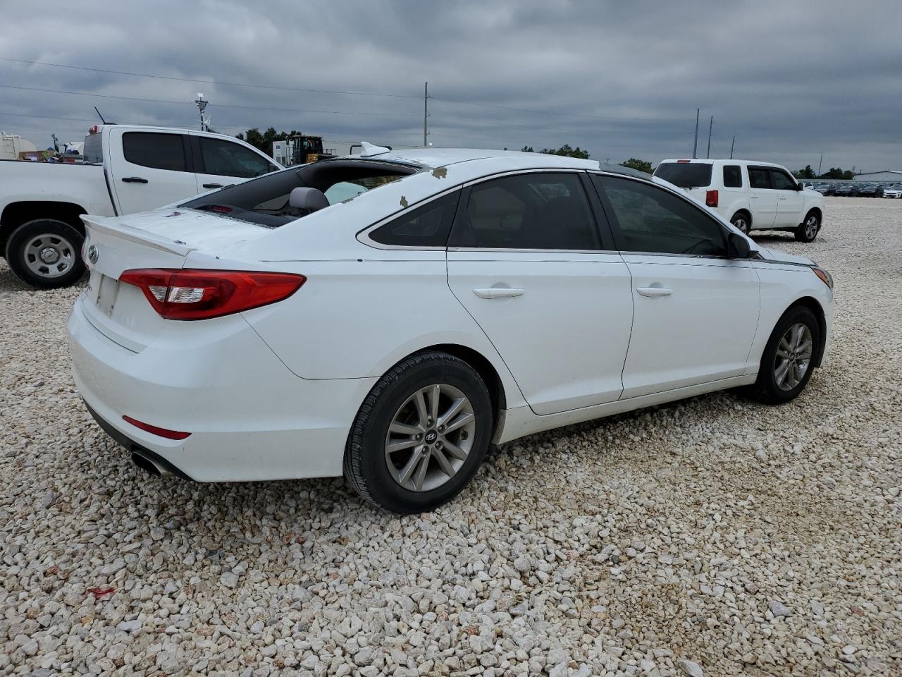 Image 3 of 2017 HYUNDAI SONATA SE 2017 with VIN 5NPE24AF4HH529220
