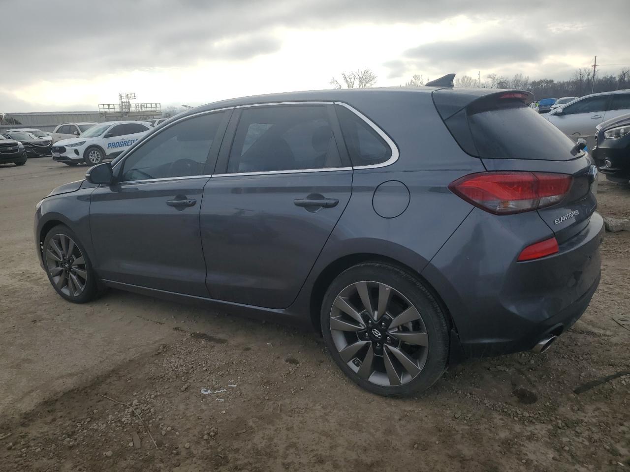 Obraz 2 z 2018 HYUNDAI ELANTRA GT SPORT 2018 z VIN KMHH55LC8JU064154