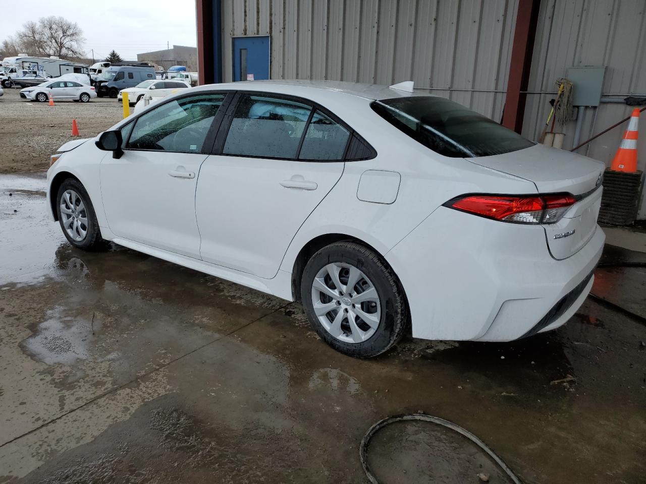 Obraz 2 z 2022 TOYOTA COROLLA LE 2022 z VIN 5YFEPMAEXNP342099