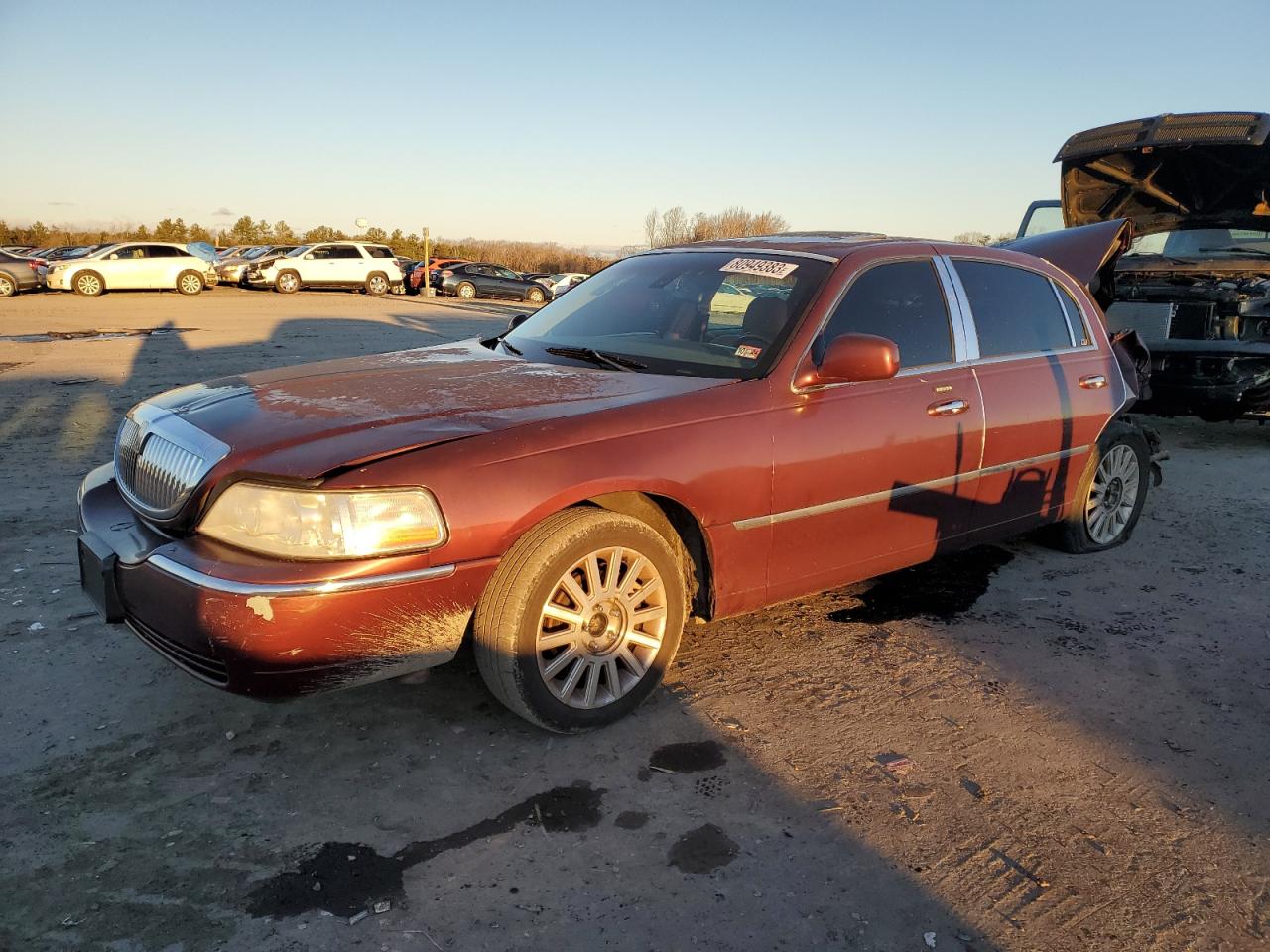 Obraz 1 z 2003 LINCOLN TOWN CAR SIGNATURE 2003 z VIN 1LNHM82W33Y649493