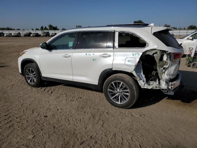 Image 2 of 2019 TOYOTA HIGHLANDER SE 2019 with VIN 5TDKZRFH2KS559386