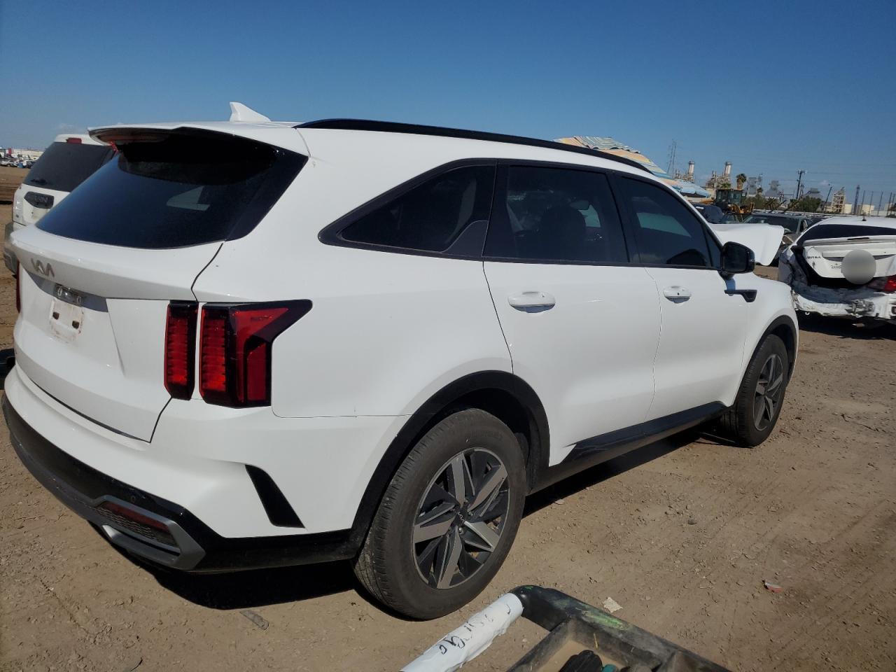 Изображение 3 2023 KIA SORENTO S 2023 с VIN 5XYRL4LC3PG206526