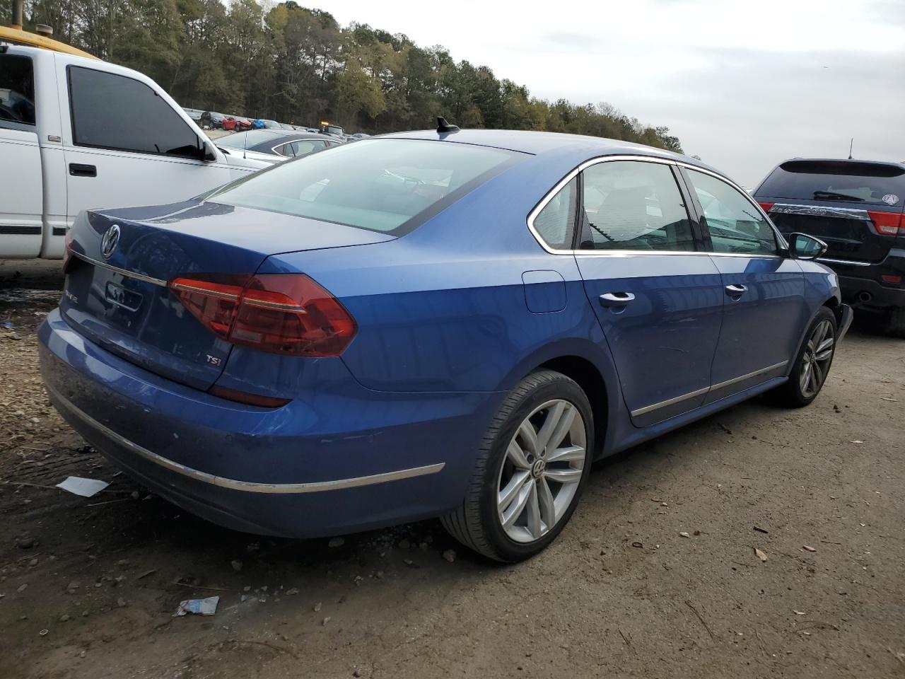 Obraz 3 z 2017 VOLKSWAGEN PASSAT SEL PREMIUM 2017 z VIN 1VWCT7A3XHC021614