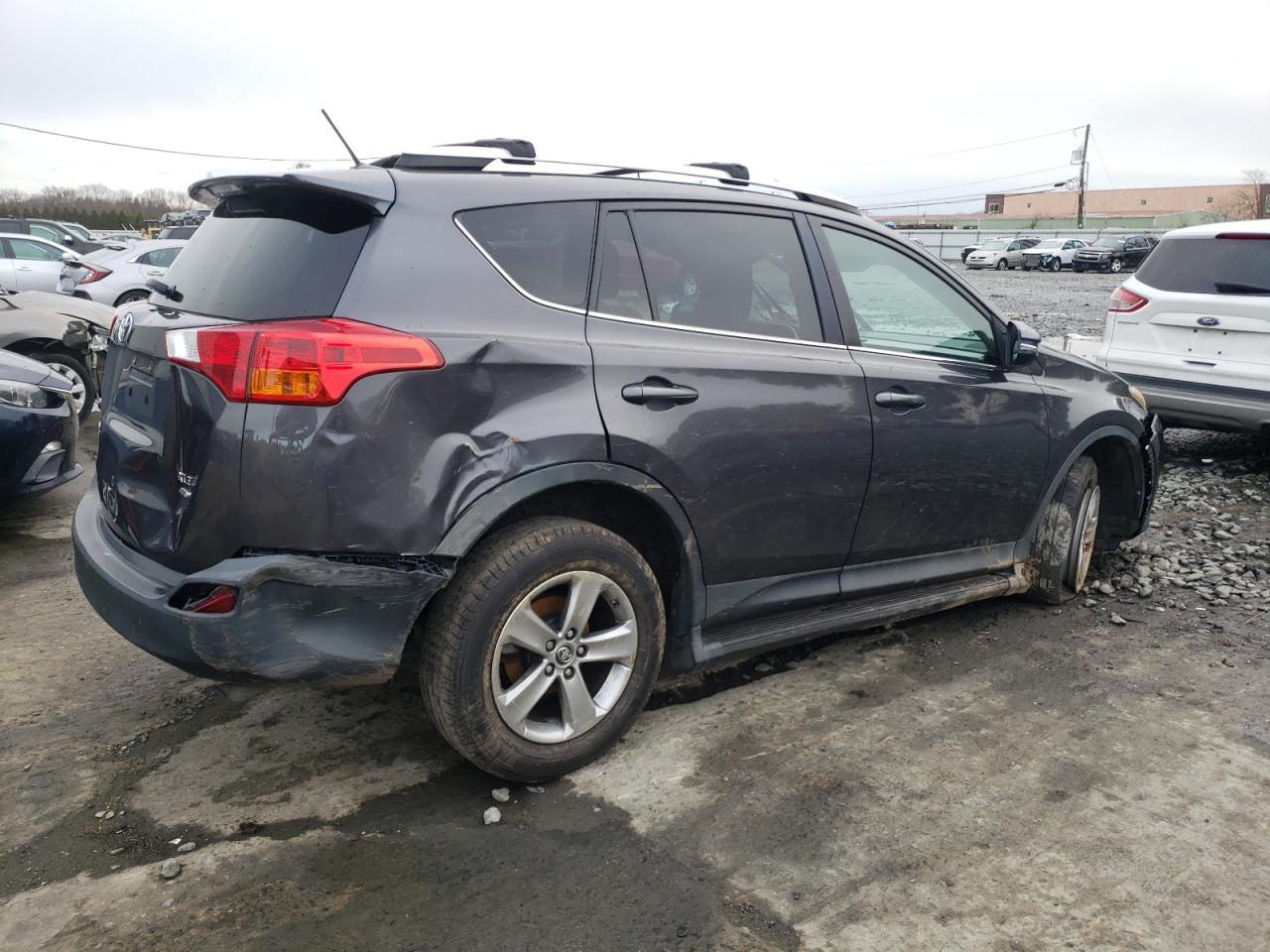 Image 3 of 2015 TOYOTA RAV4 XLE 2015 with VIN 2T3RFREV2FW393258