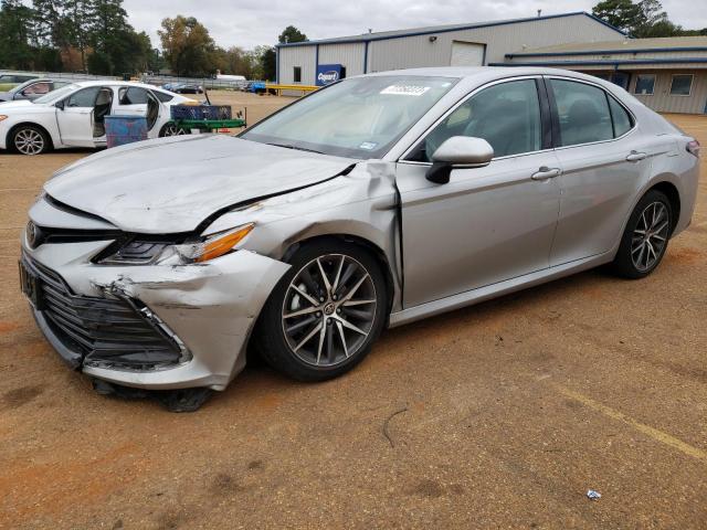 Obraz 1 z 2021 TOYOTA CAMRY XLE 2021 z VIN 4T1F11AK9MU450172