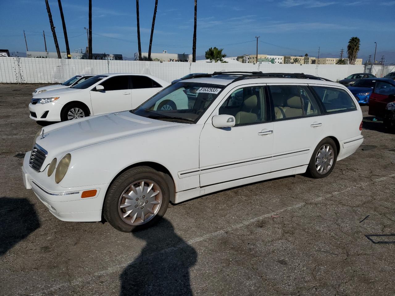 Obraz 1 z 2000 MERCEDES-BENZ E 320 2000 z VIN WDBJH65J9YA983170
