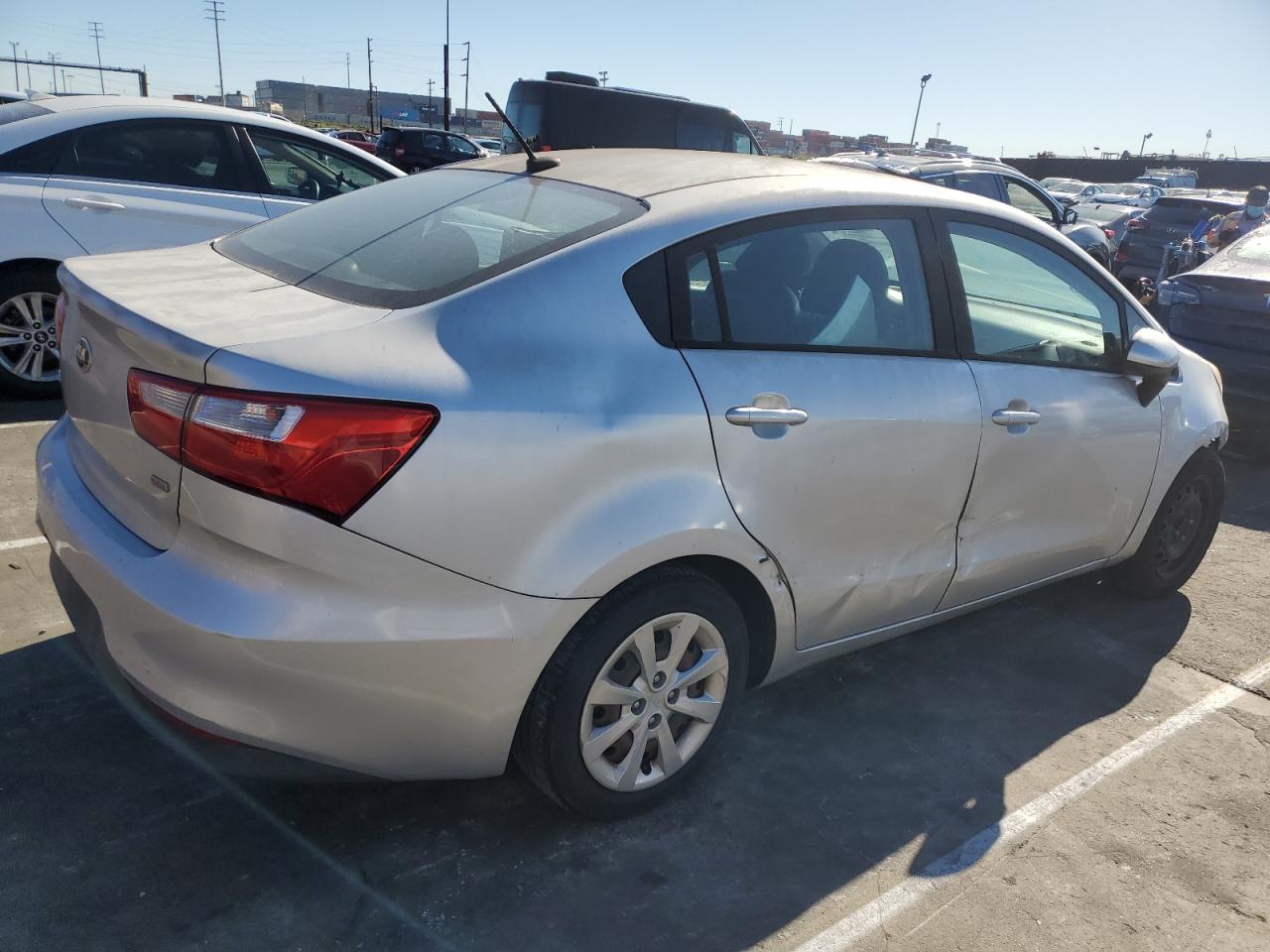 Obraz 3 z 2016 KIA RIO LX 2016 z VIN KNADM4A36G6559661