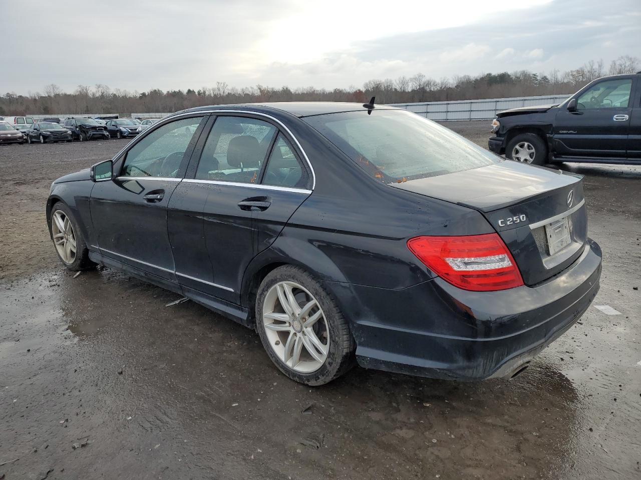 Image 2 of 2013 MERCEDES-BENZ C 250 2013 with VIN WDDGF4HB2DA808544