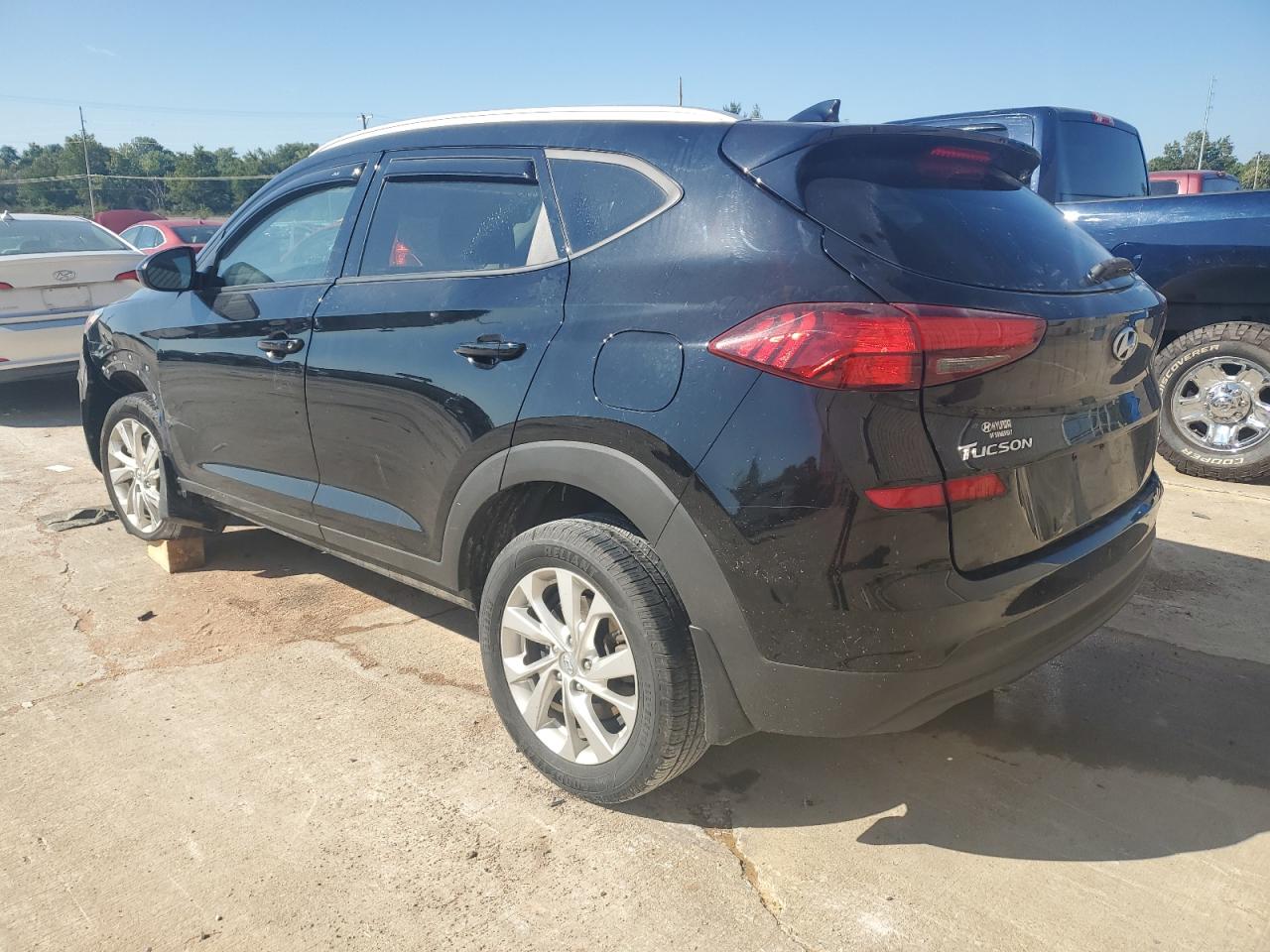 Image 2 of 2019 HYUNDAI TUCSON LIMITED 2019 with VIN KM8J33A43KU014965
