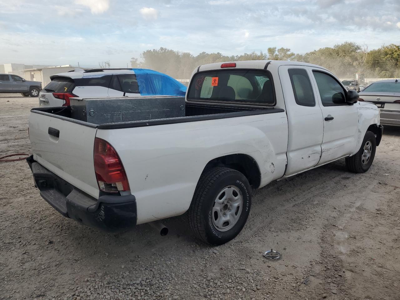 Image 3 of Toyota Tacoma Access Cab 2015 with VIN 5TFTX4CN6FX066169