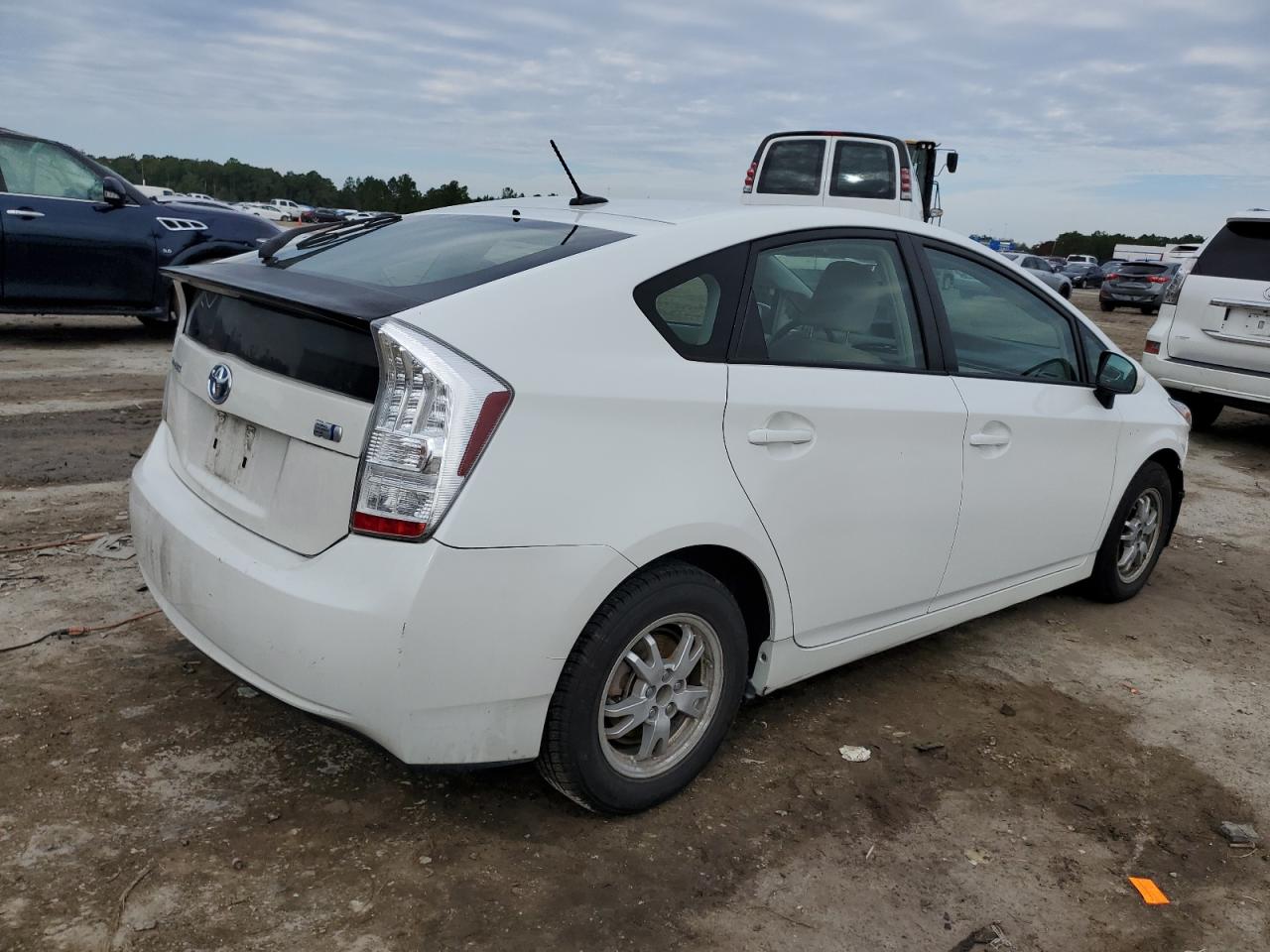 Obraz 3 z 2011 TOYOTA PRIUS  2011 z VIN JTDKN3DU3B0304709