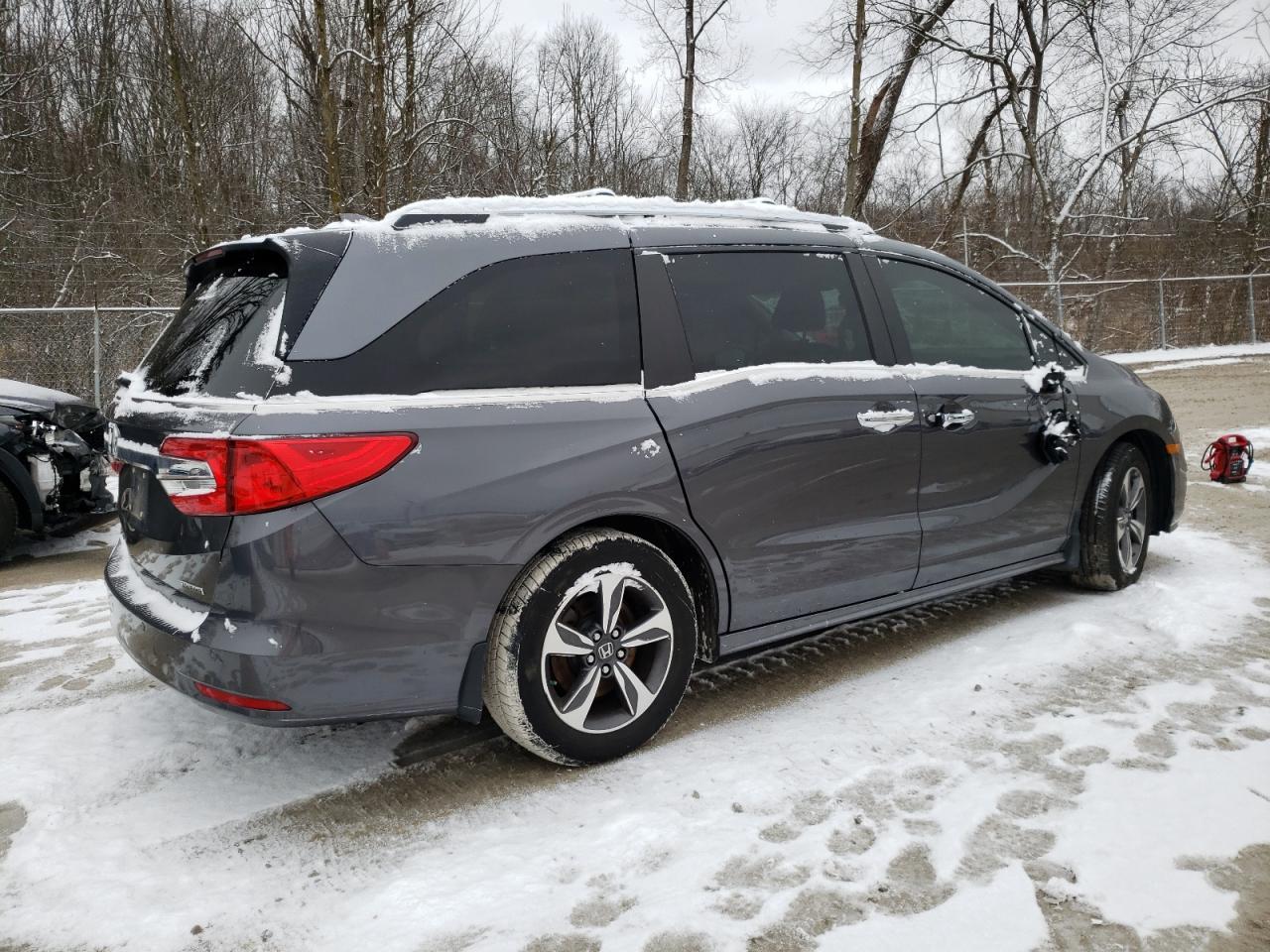 Изображение 3 2018 HONDA ODYSSEY TOURING 2018 с VIN 5FNRL6H87JB094179