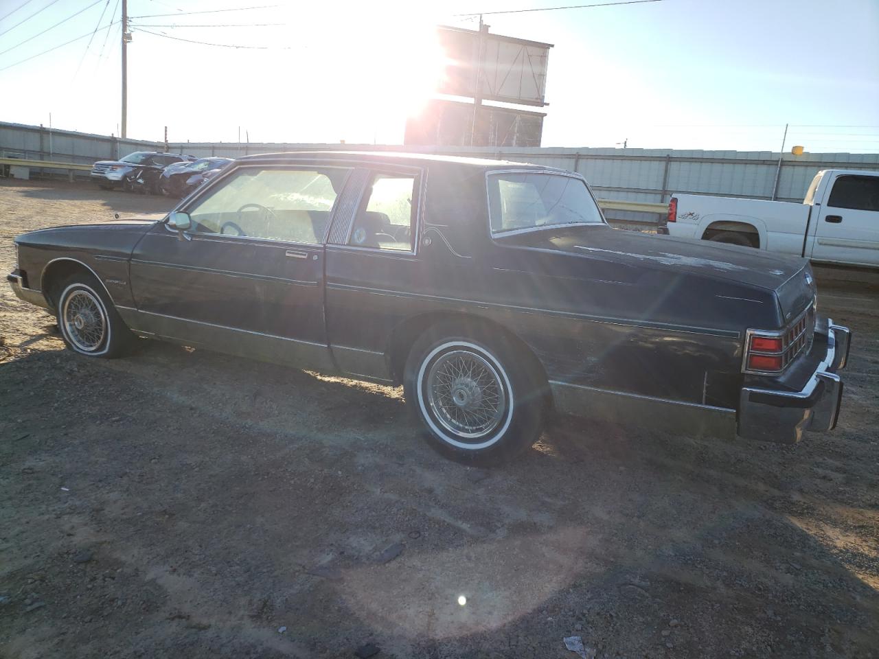 Изображение 2 1981 PONTIAC BONNEVILLE BROUGHAM 1981 с VIN 2G2AR37S9B1774214