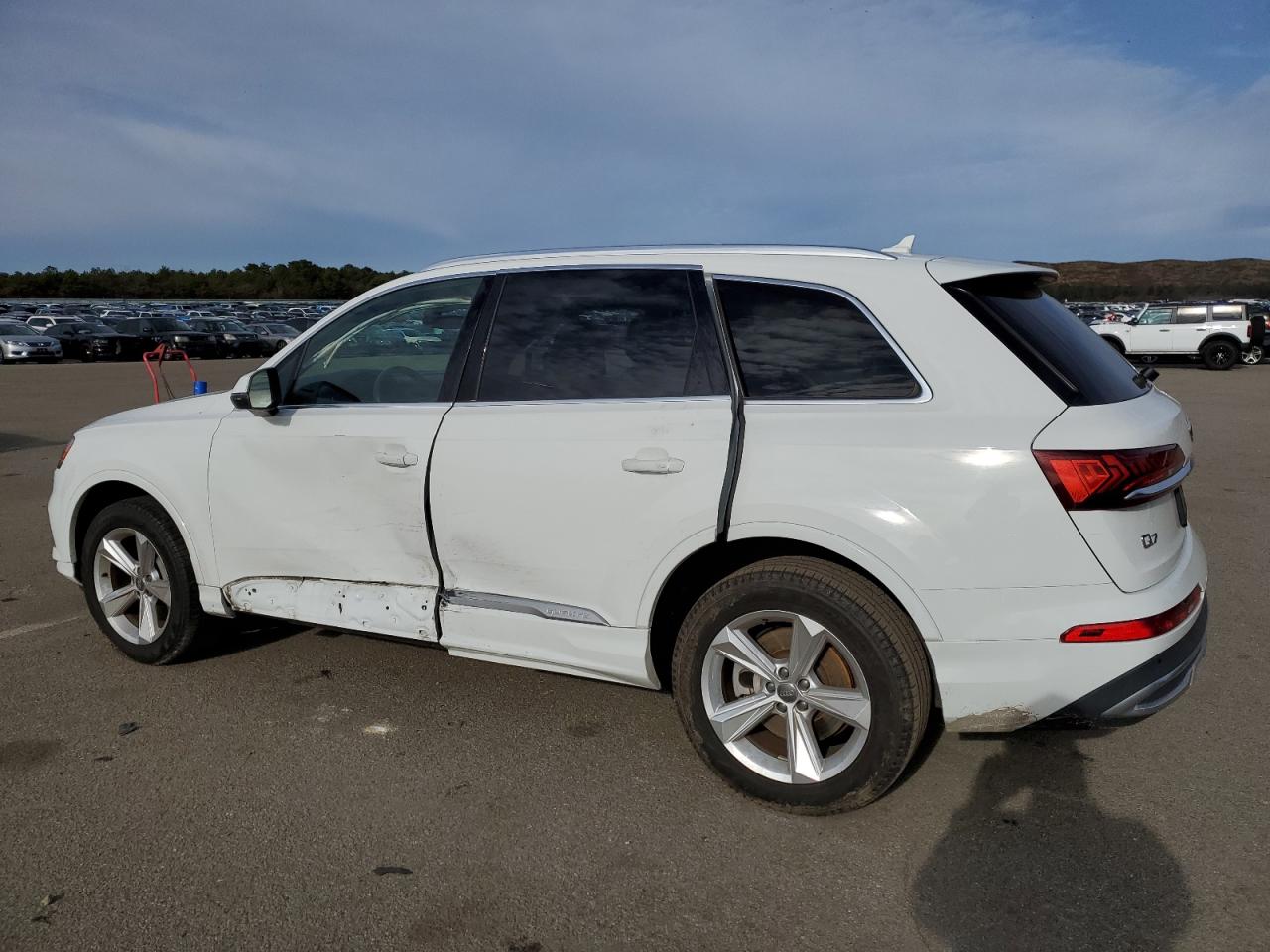 Obraz 2 z 2020 AUDI Q7 PREMIUM 2020 z VIN WA1AJAF70LD006528