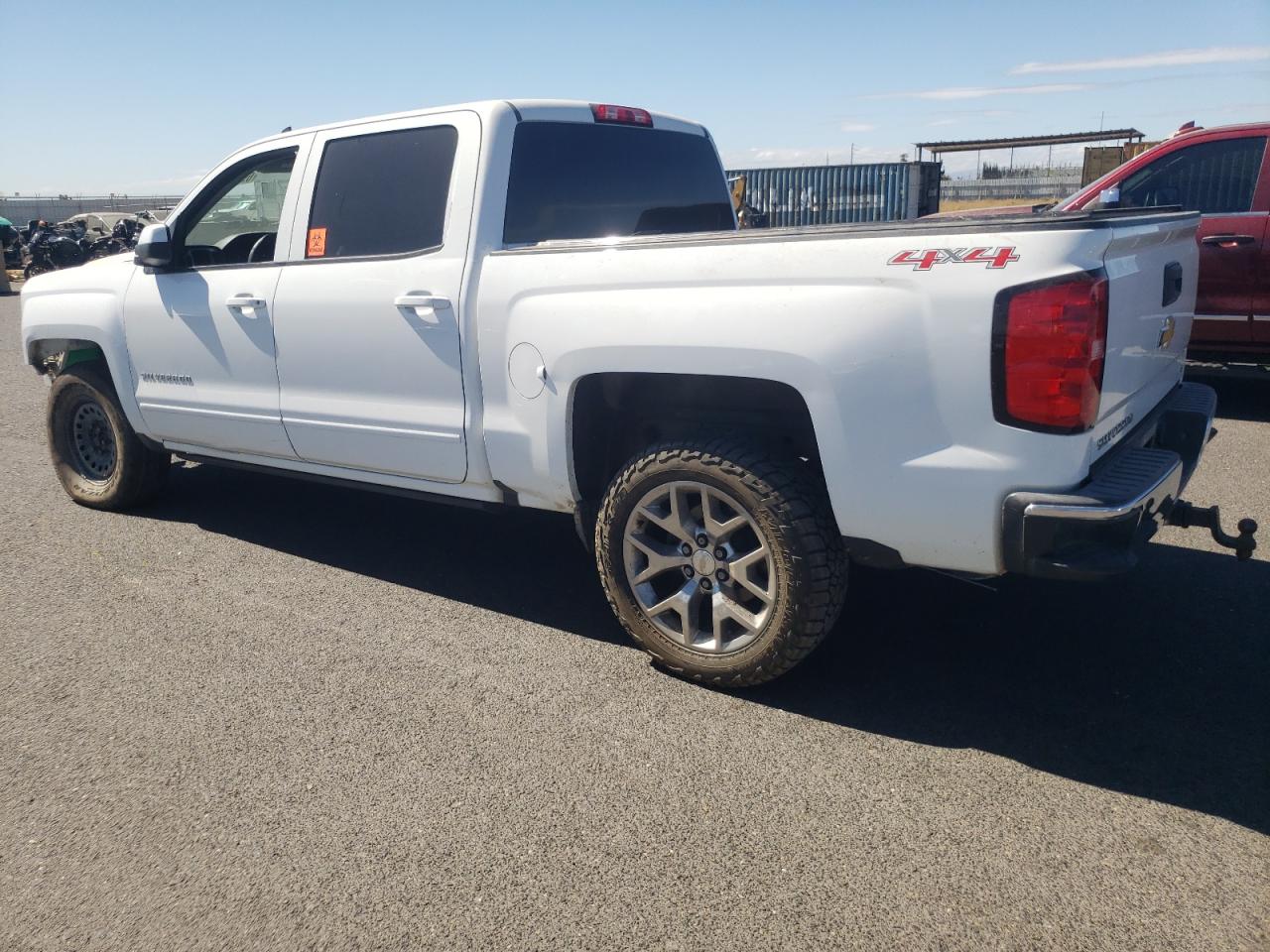 Image 2 of 2016 CHEVROLET SILVERADO K1500 LT 2016 with VIN 3GCUKREC7GG189951