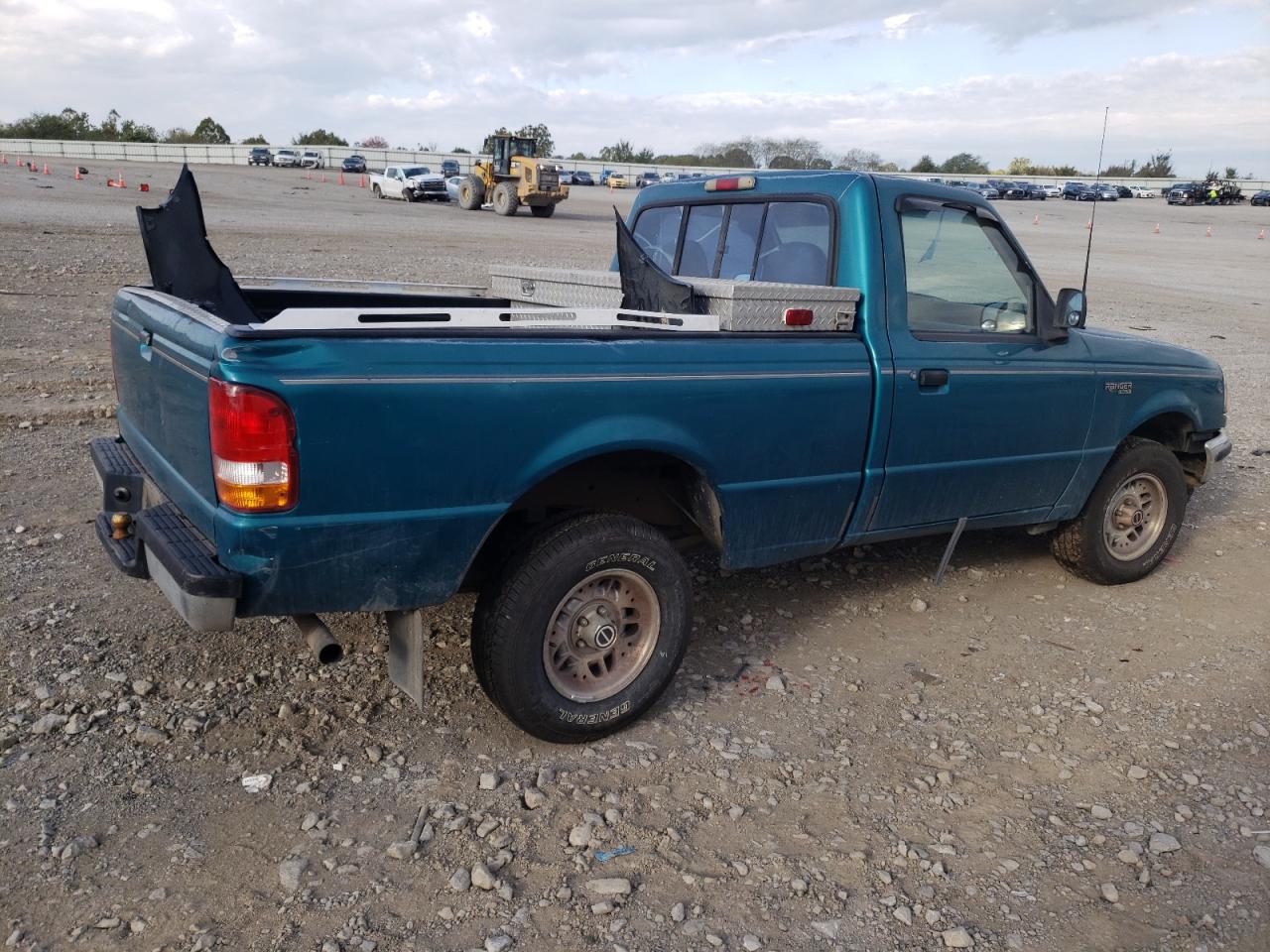 Image 3 of 1994 FORD RANGER  1994 with VIN 1FTCR10AXRUA46474