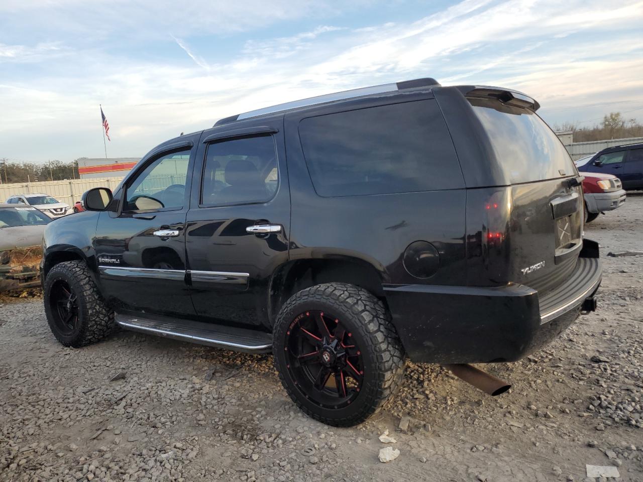 Image 2 of 2007 GMC YUKON DENALI 2007 with VIN 1GKFK63887J359887