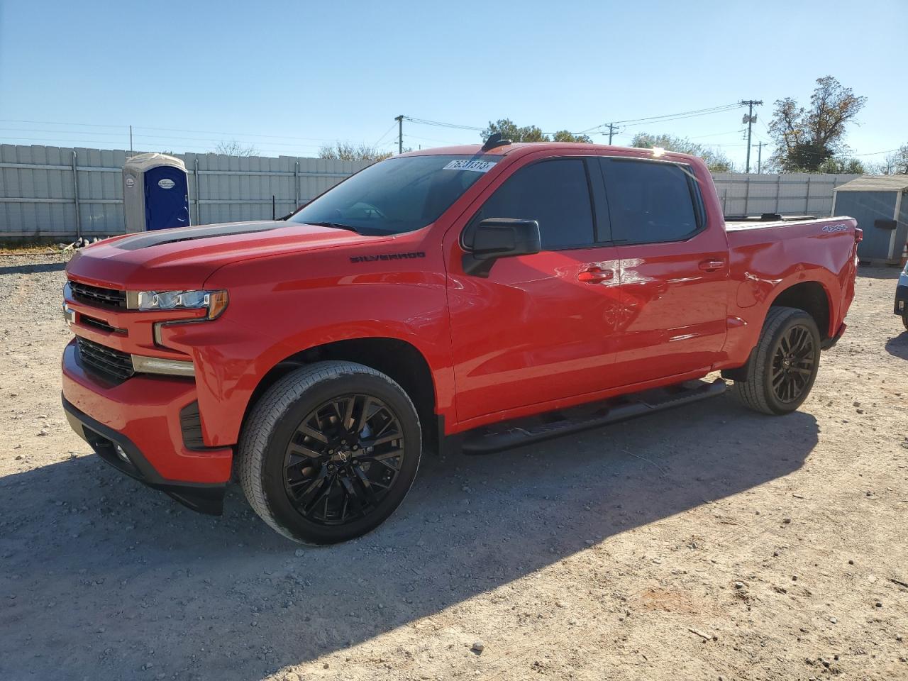 Изображение 1 2020 CHEVROLET SILVERADO K1500 RST 2020 с VIN 1GCUYEEL3LZ245711