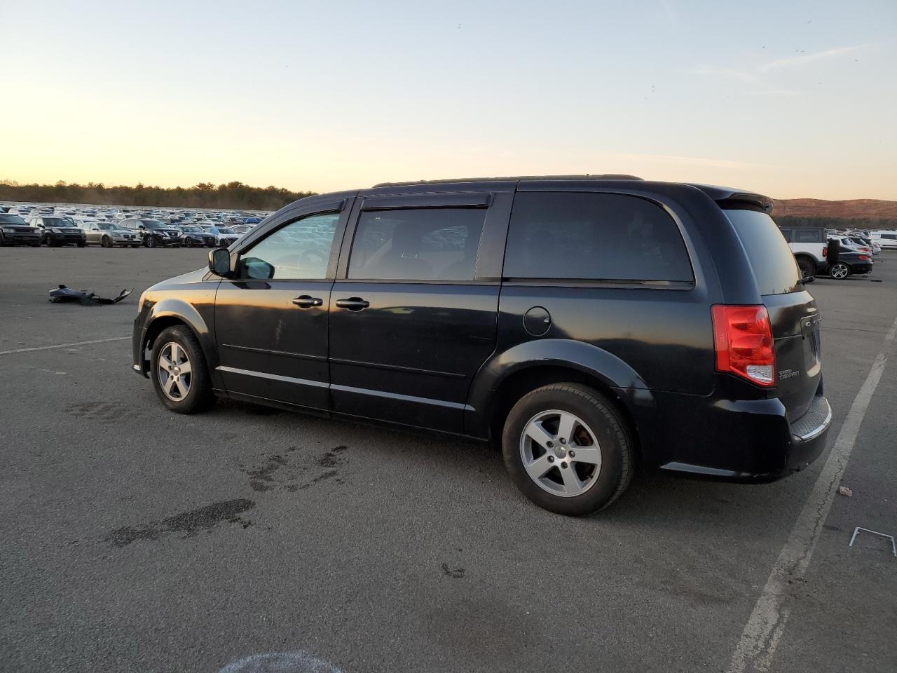 Изображение 2 2011 DODGE GRAND CARAVAN MAINSTREET 2011 с VIN 2D4RN3DG2BR639171