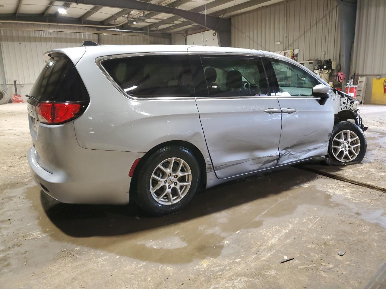 Obraz 3 z 2021 CHRYSLER VOYAGER LX 2021 z VIN 2C4RC1CG6MR580167