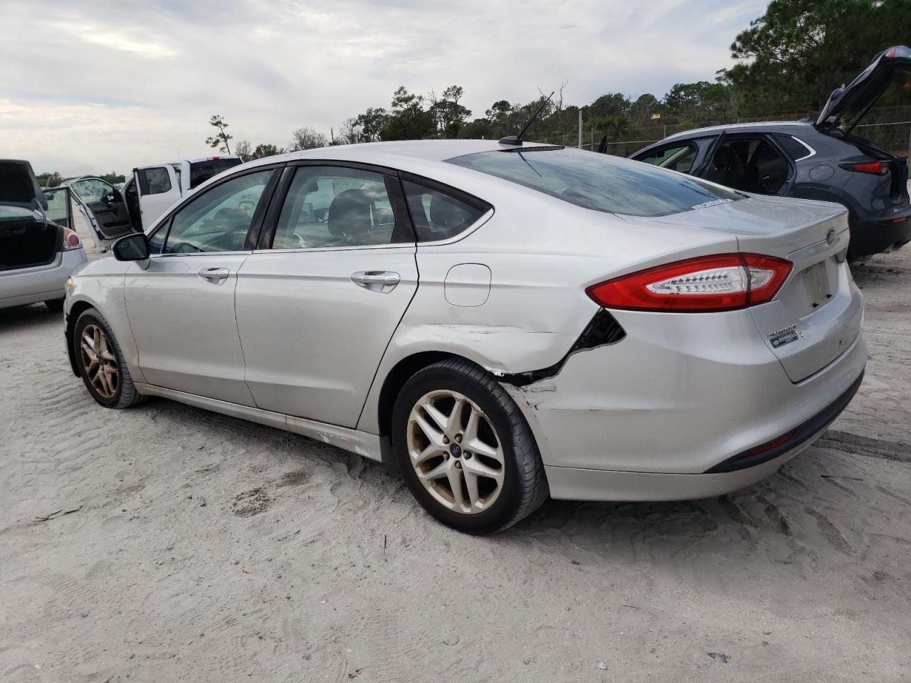 Obraz 2 z 2014 FORD FUSION SE 2014 z VIN 3FA6P0H70ER104010