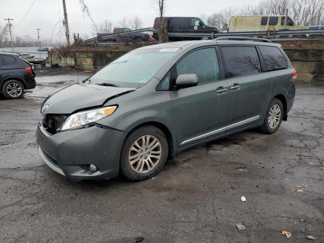Изображение 2014 TOYOTA SIENNA XLE 2014