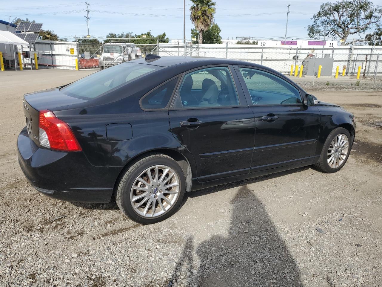 Image 3 of 2010 VOLVO S40 2.4I 2010 with VIN YV1390MS3A2504881