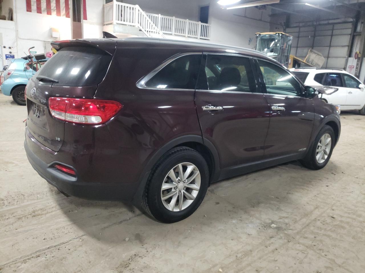 Изображение 3 2016 KIA SORENTO LX 2016 с VIN 5XYPGDA51GG002307