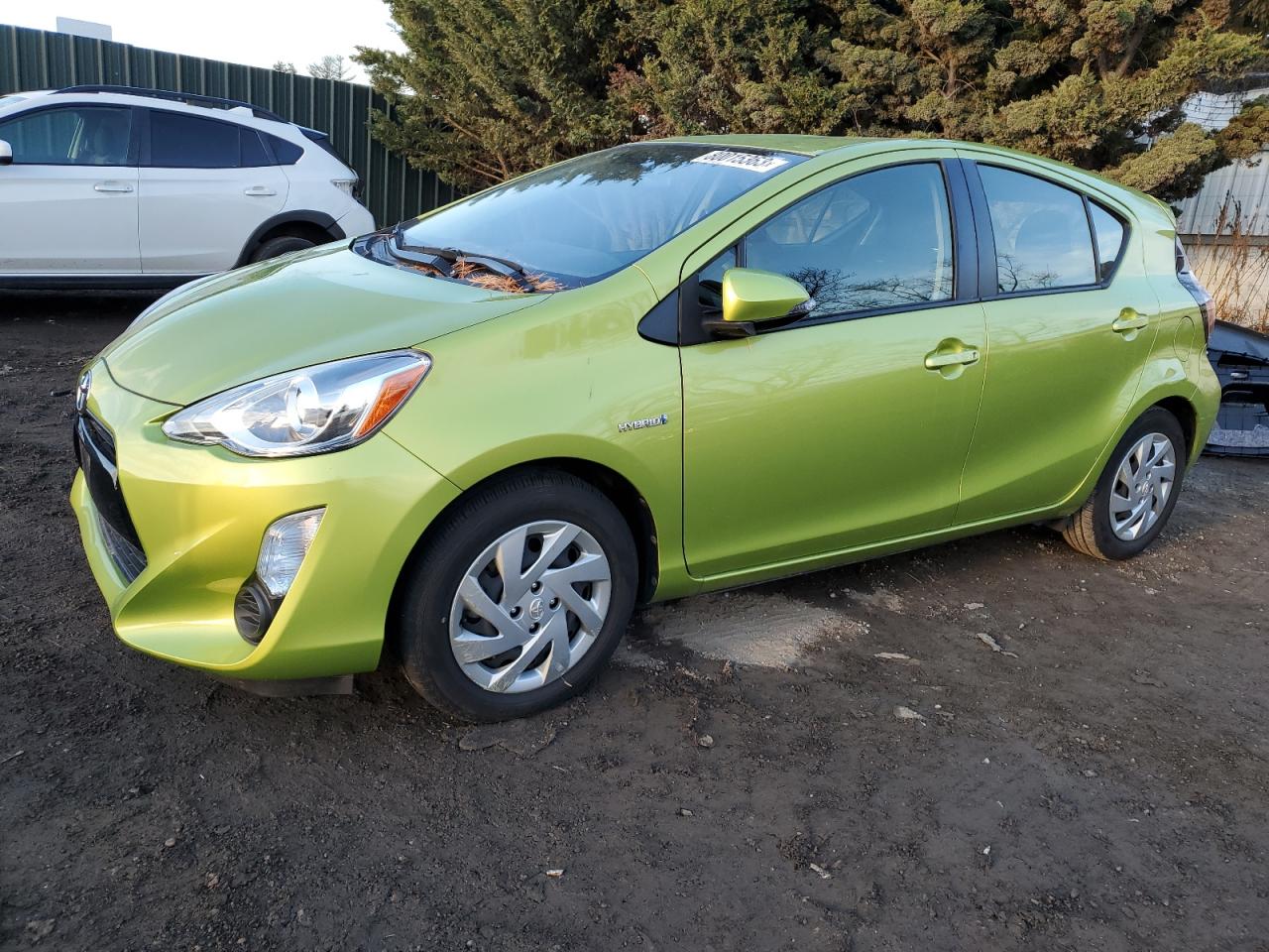 Изображение 1 2015 TOYOTA PRIUS C  2015 с VIN JTDKDTB35F1088813