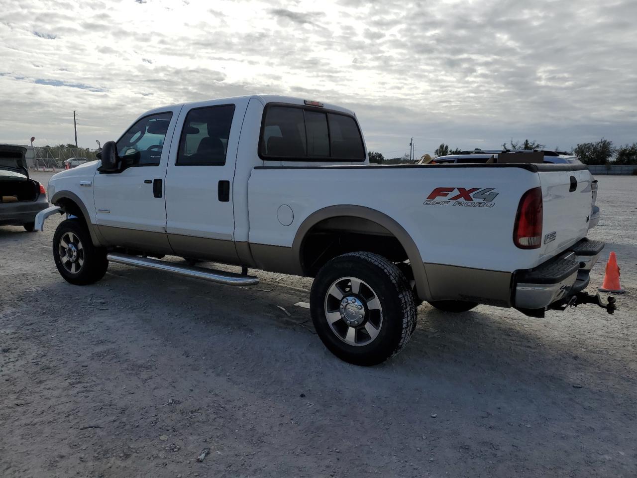 Image 2 of 2005 FORD F250 SUPER DUTY 2005 with VIN 1FTSW21P15EB35321