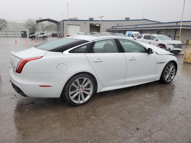 Obraz 3 z 2017 JAGUAR XJ  2017 z VIN SAJWA1C71H8W07643