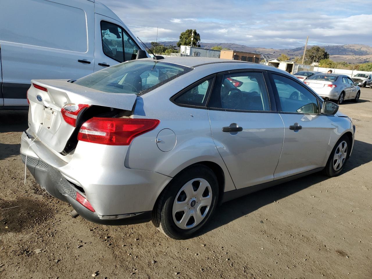 Изображение 3 2015 FORD FOCUS S 2015 с VIN 1FADP3E2XFL378042