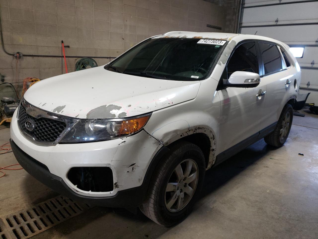 Изображение 1 2013 KIA SORENTO LX 2013 с VIN 5XYKT4A64DG415218
