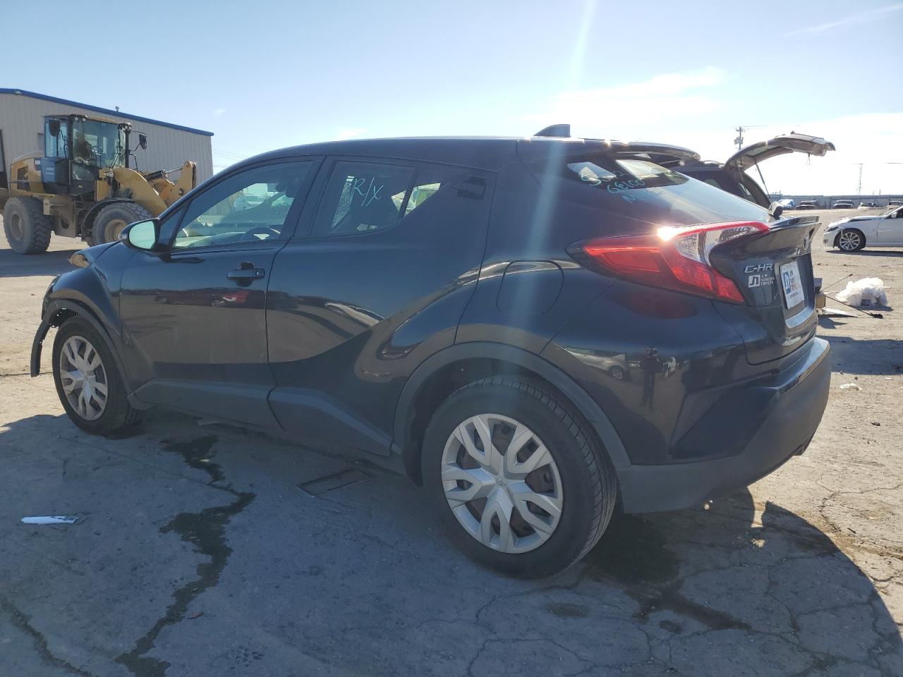 Изображение 2 Toyota C-Hr Xle 2019 с VIN JTNKHMBX0K1041207