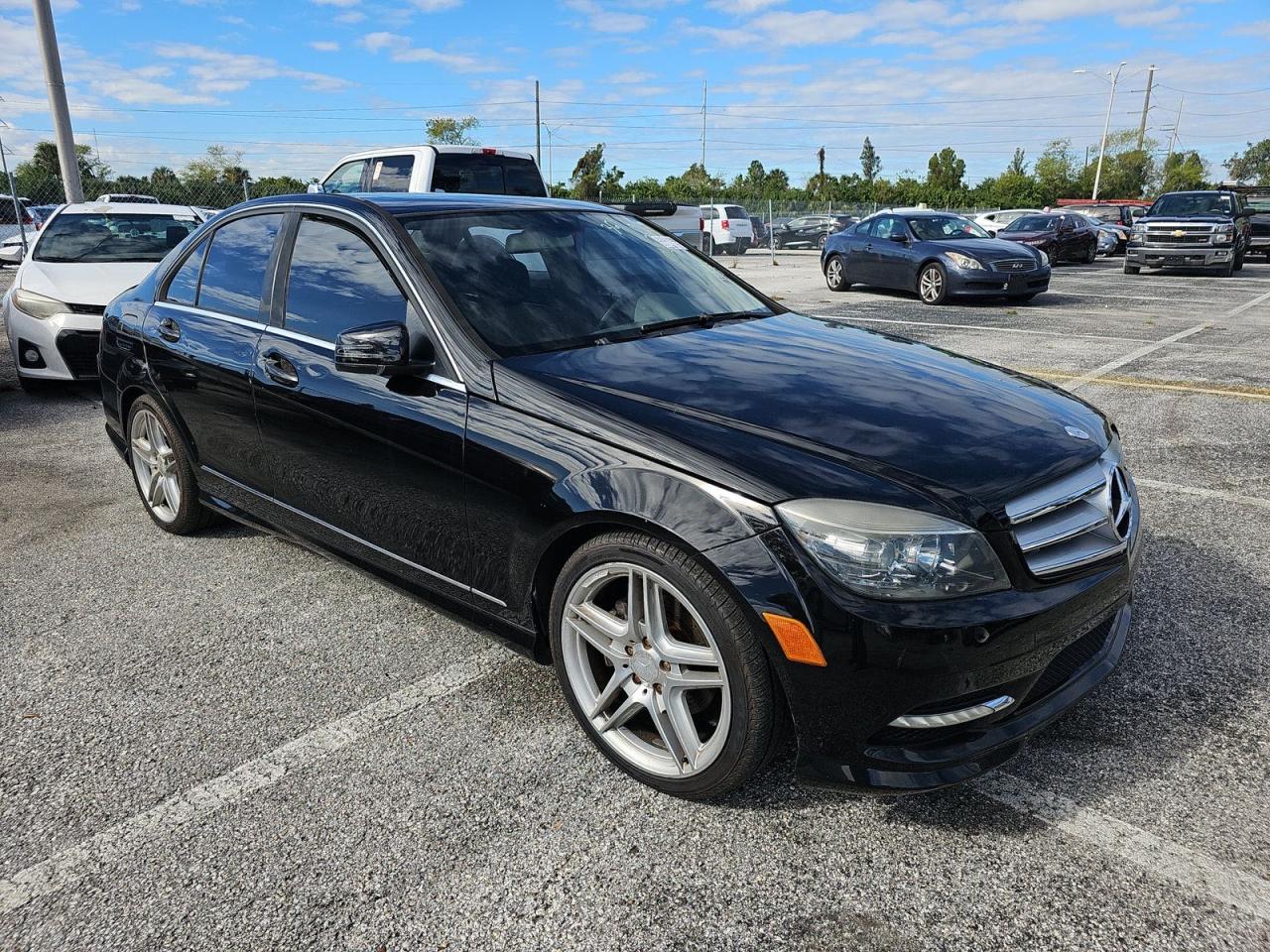 Изображение 1 2011 MERCEDES-BENZ C 300 2011 с VIN WDDGF5EB9BR171497