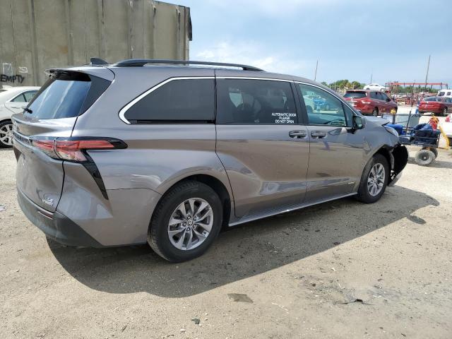 Obraz 3 z 2021 TOYOTA SIENNA LE 2021 z VIN 5TDBSKFC4MS021369
