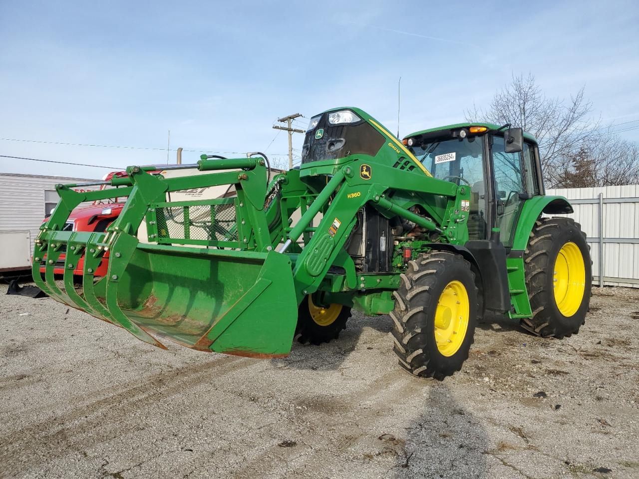 Obraz 2 z 2013 JOHN TRACTOR 2013 z VIN 1L06140MADH762077
