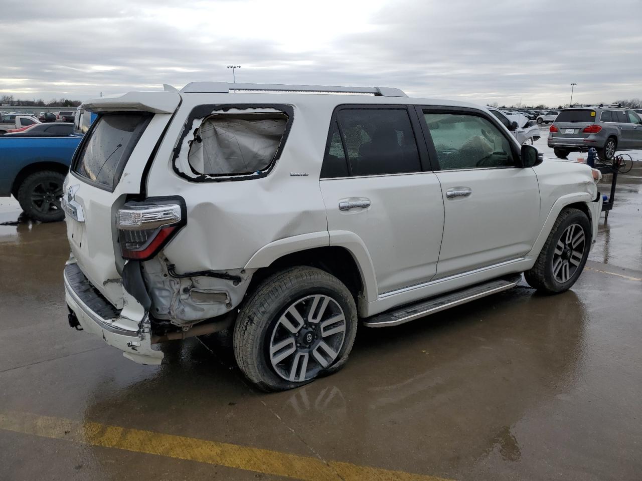Image 3 of 2014 TOYOTA 4RUNNER SR5 2014 with VIN JTEZU5JR8E5071572