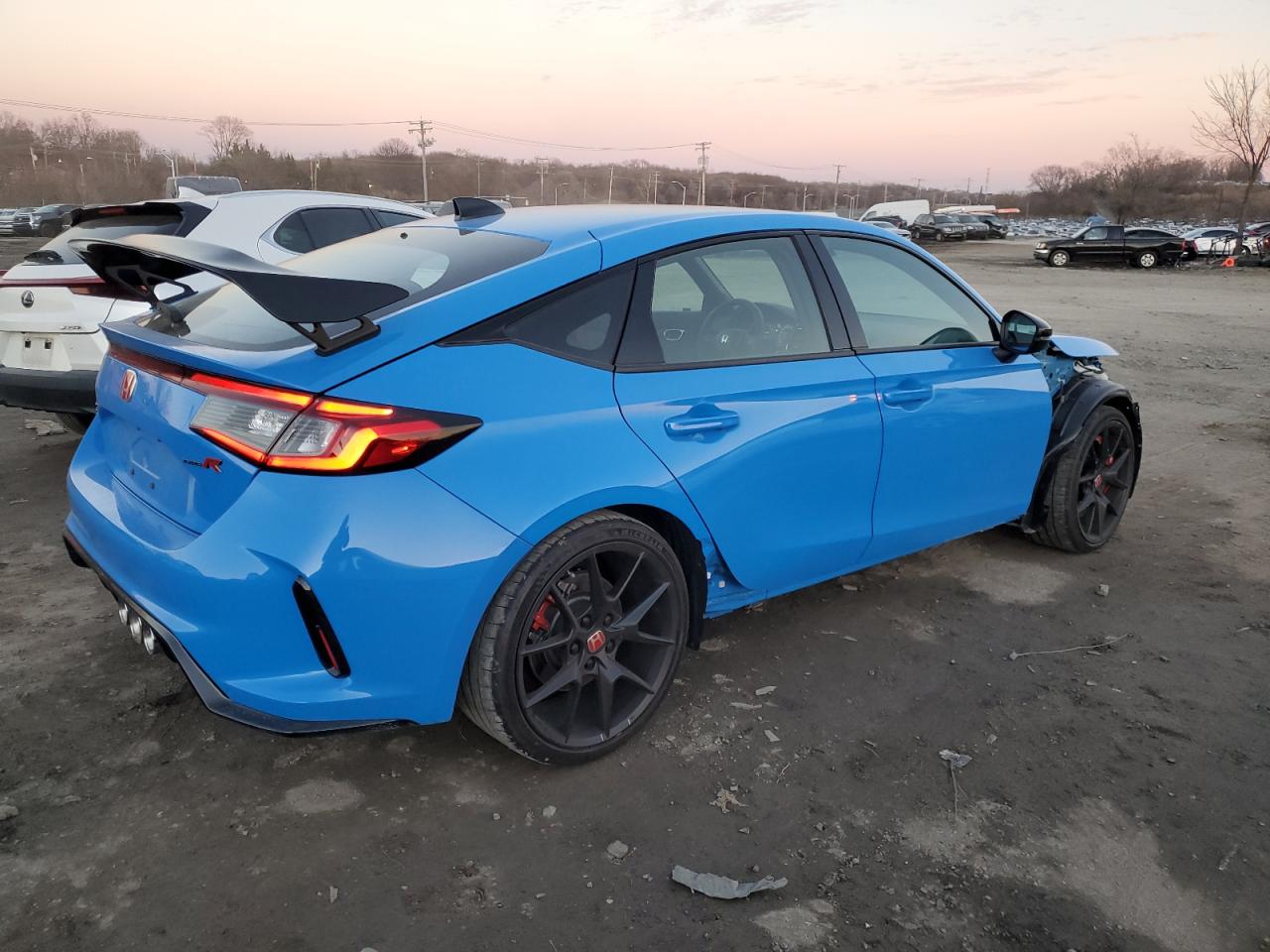 Image 3 of 2023 HONDA CIVIC TYPE-R 2023 with VIN JHMFL5G49PX002031