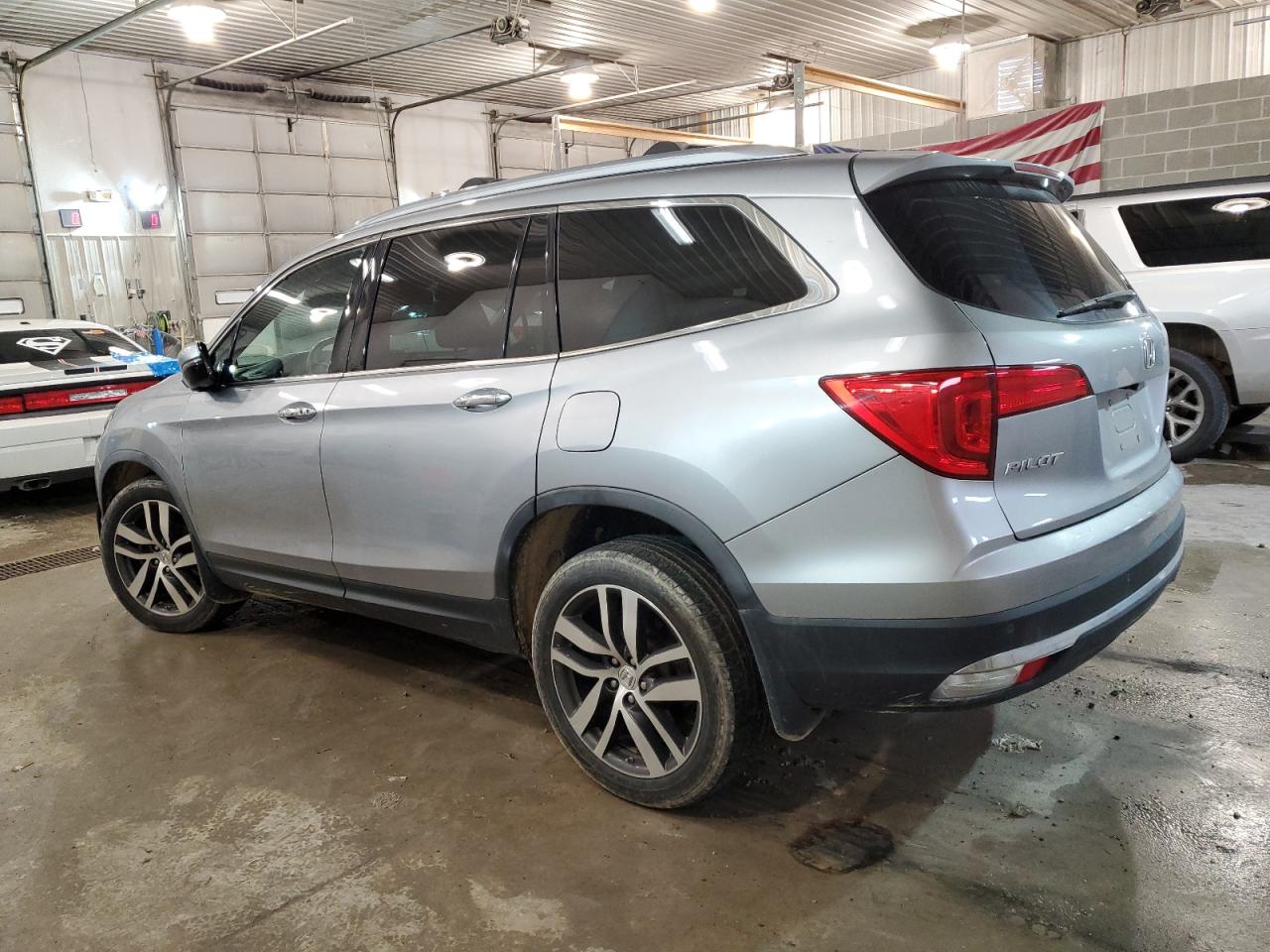 Image 2 of 2016 HONDA PILOT TOURING 2016 with VIN 5FNYF6H9XGB068986