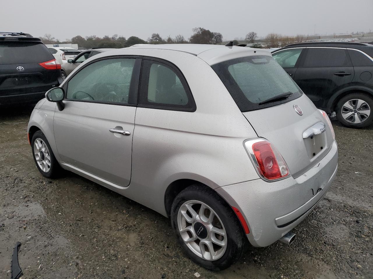 Изображение 2 2013 FIAT 500 POP 2013 с VIN 3C3CFFAR0DT546483