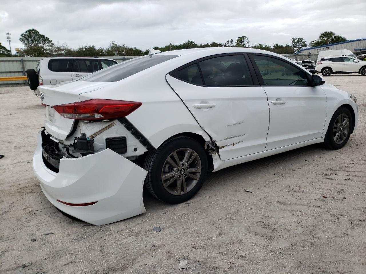 Изображение 3 2018 HYUNDAI ELANTRA SEL 2018 с VIN 5NPD84LF9JH237639