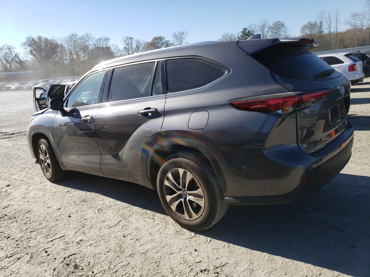 Image 2 of 2020 TOYOTA HIGHLANDER HYBRID XLE 2020 with VIN 5TDGARAH7LS502705