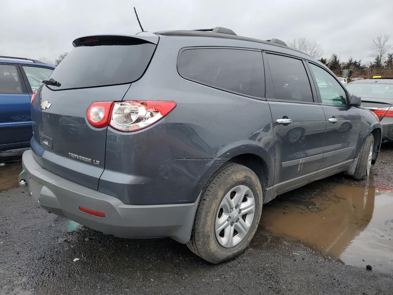 Obraz 3 z 2011 CHEVROLET TRAVERSE LS 2011 z VIN 1GNKVEED1BJ196716